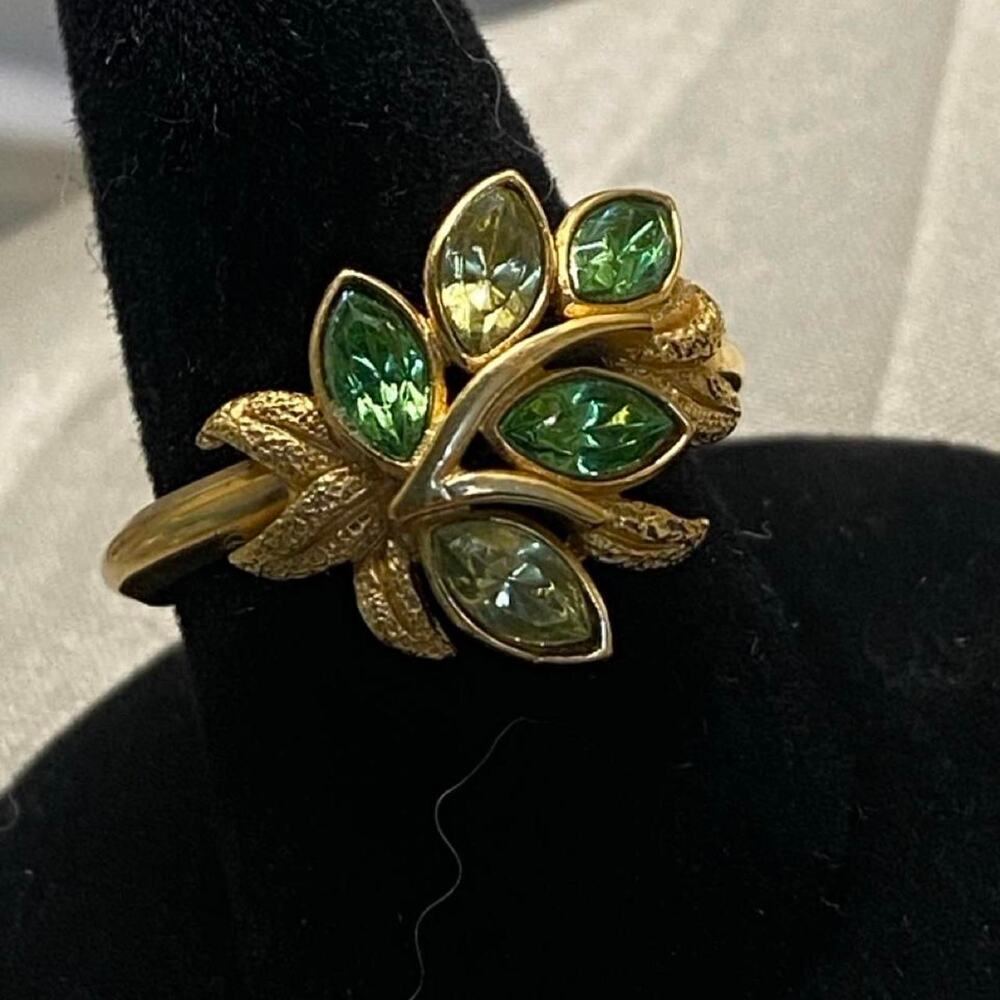 Vintage 1974 Avon Leaf Lights Ring Green Rhinestone Gold Tone Adjustable